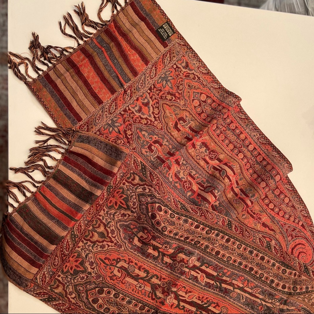 Wool scarf - Picture 3 of 3